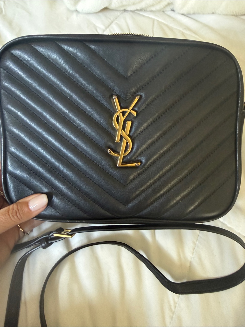 Saint Laurent Black Chevron Quilted Leather Crossbody Gold YSL used Great - Picture 2 of 4